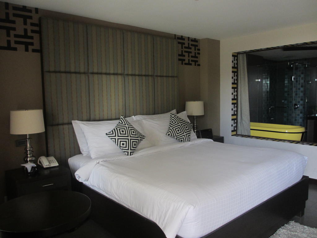 The Theodore Hotel Tagaytay City Exterior foto